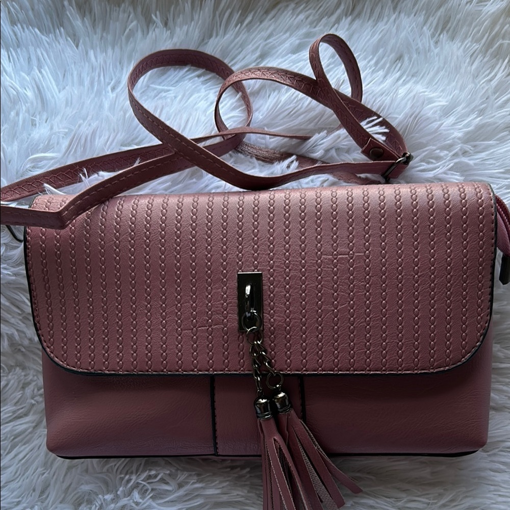 Chic Pink Textured Crossbody Bag with Tassel